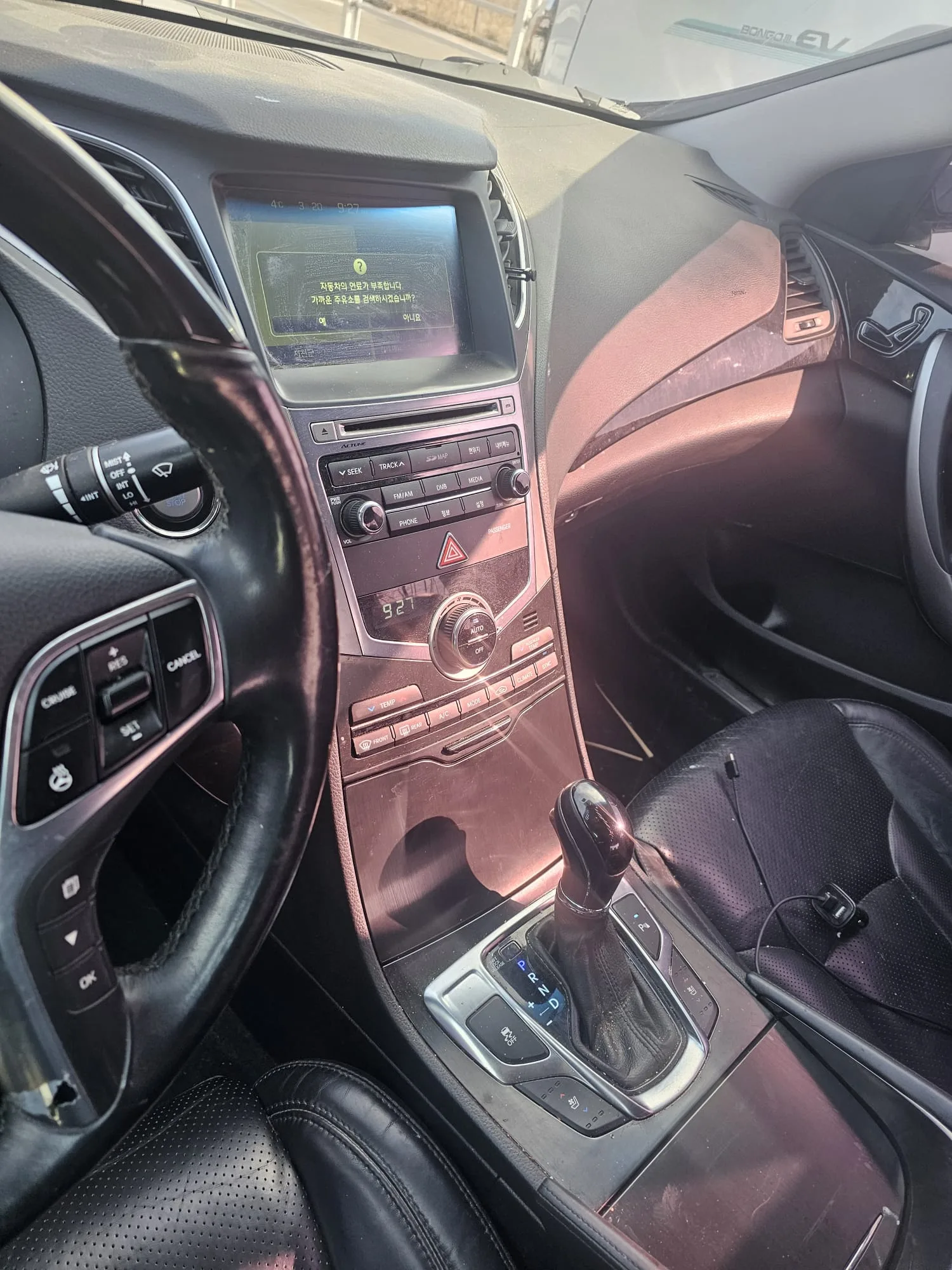 Hyundai Grandeur HG 300