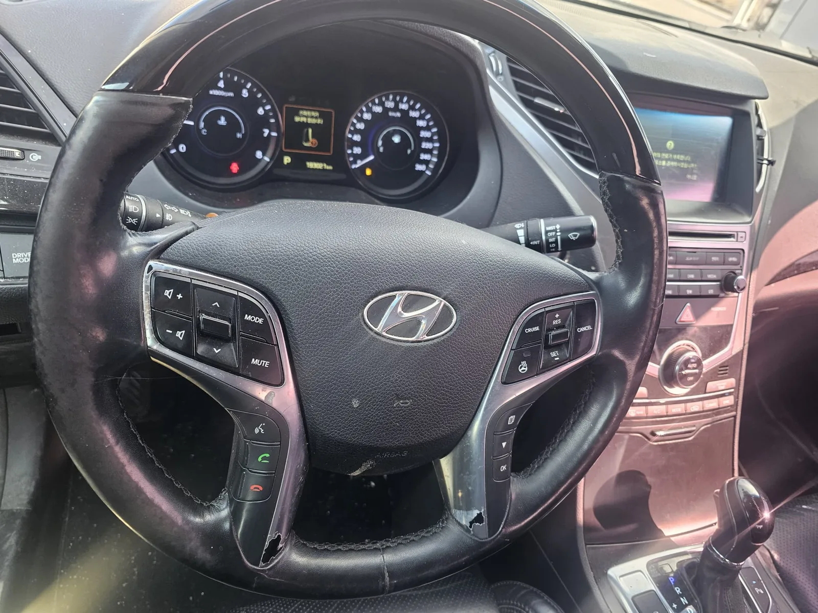 Hyundai Grandeur HG 300